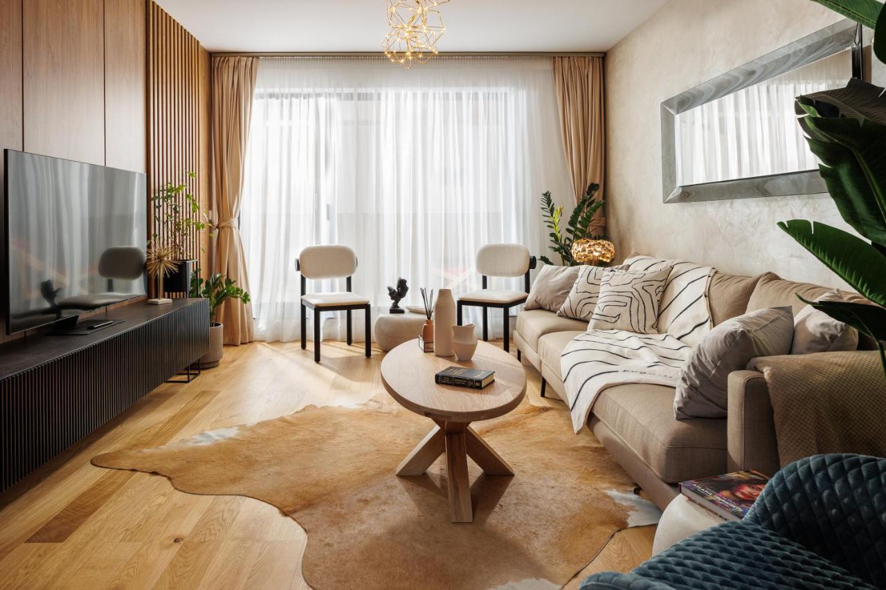 Pure Living Apartment W. Private Parking ブラショフ エクステリア 写真