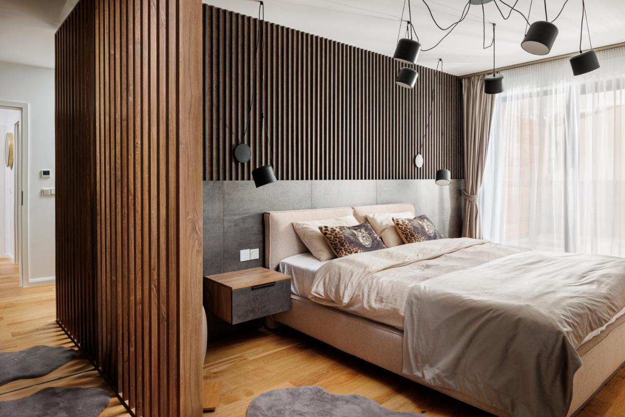 Pure Living Apartment W. Private Parking ブラショフ エクステリア 写真