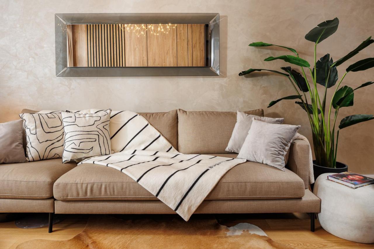 Pure Living Apartment W. Private Parking ブラショフ エクステリア 写真