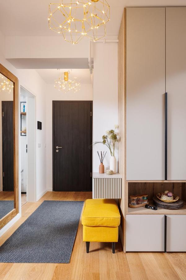Pure Living Apartment W. Private Parking ブラショフ エクステリア 写真