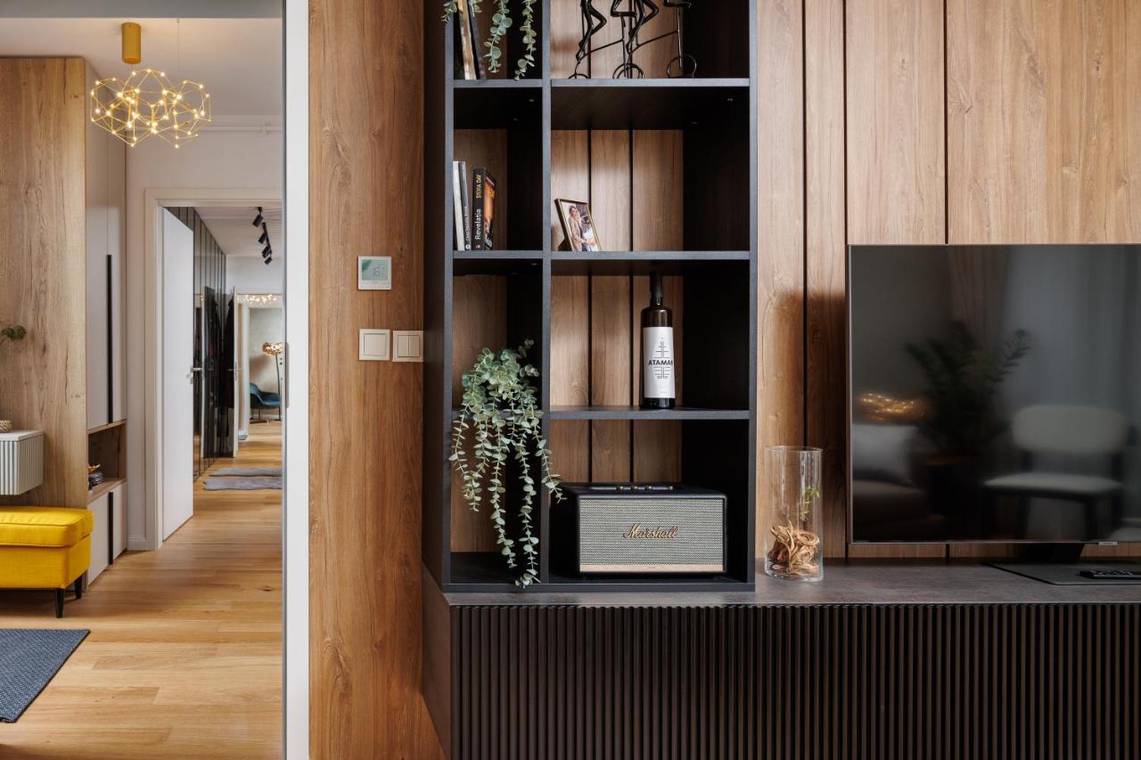 Pure Living Apartment W. Private Parking ブラショフ エクステリア 写真