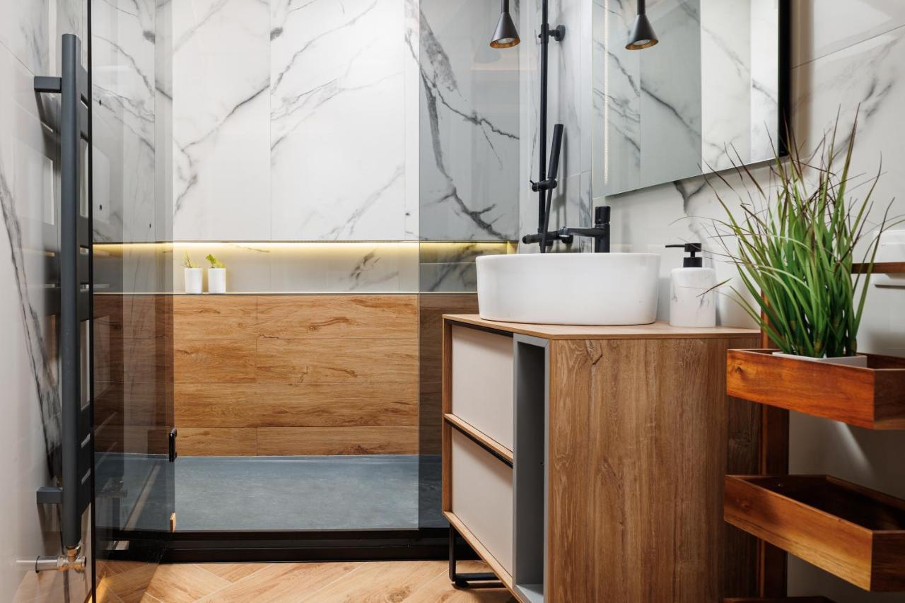 Pure Living Apartment W. Private Parking ブラショフ エクステリア 写真