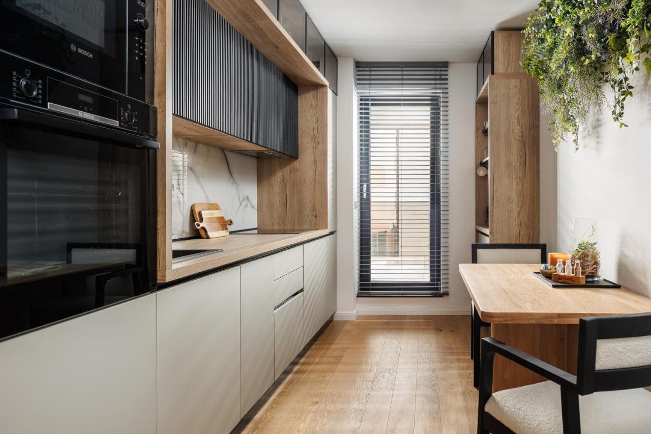 Pure Living Apartment W. Private Parking ブラショフ エクステリア 写真
