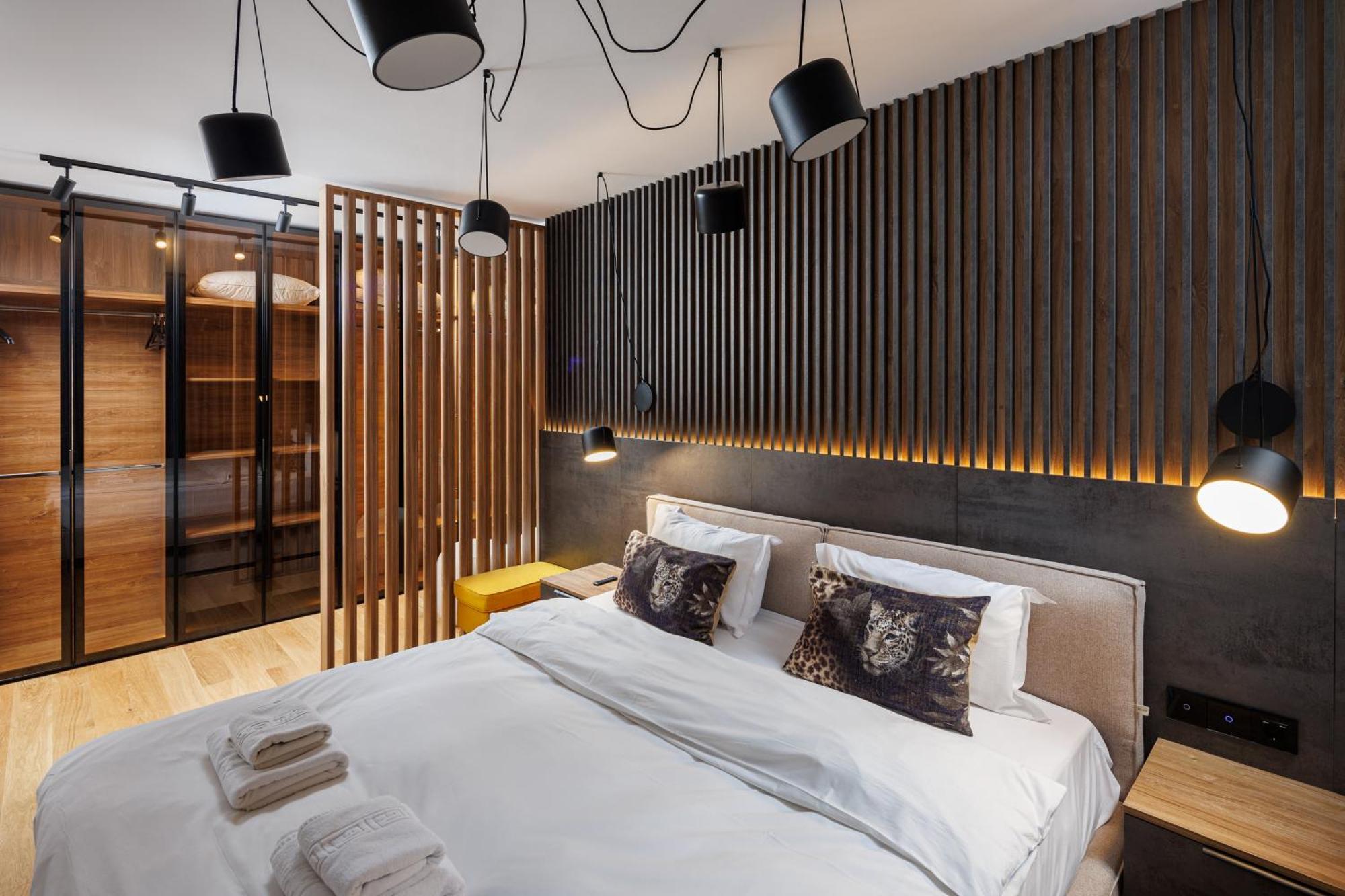 Pure Living Apartment W. Private Parking ブラショフ エクステリア 写真