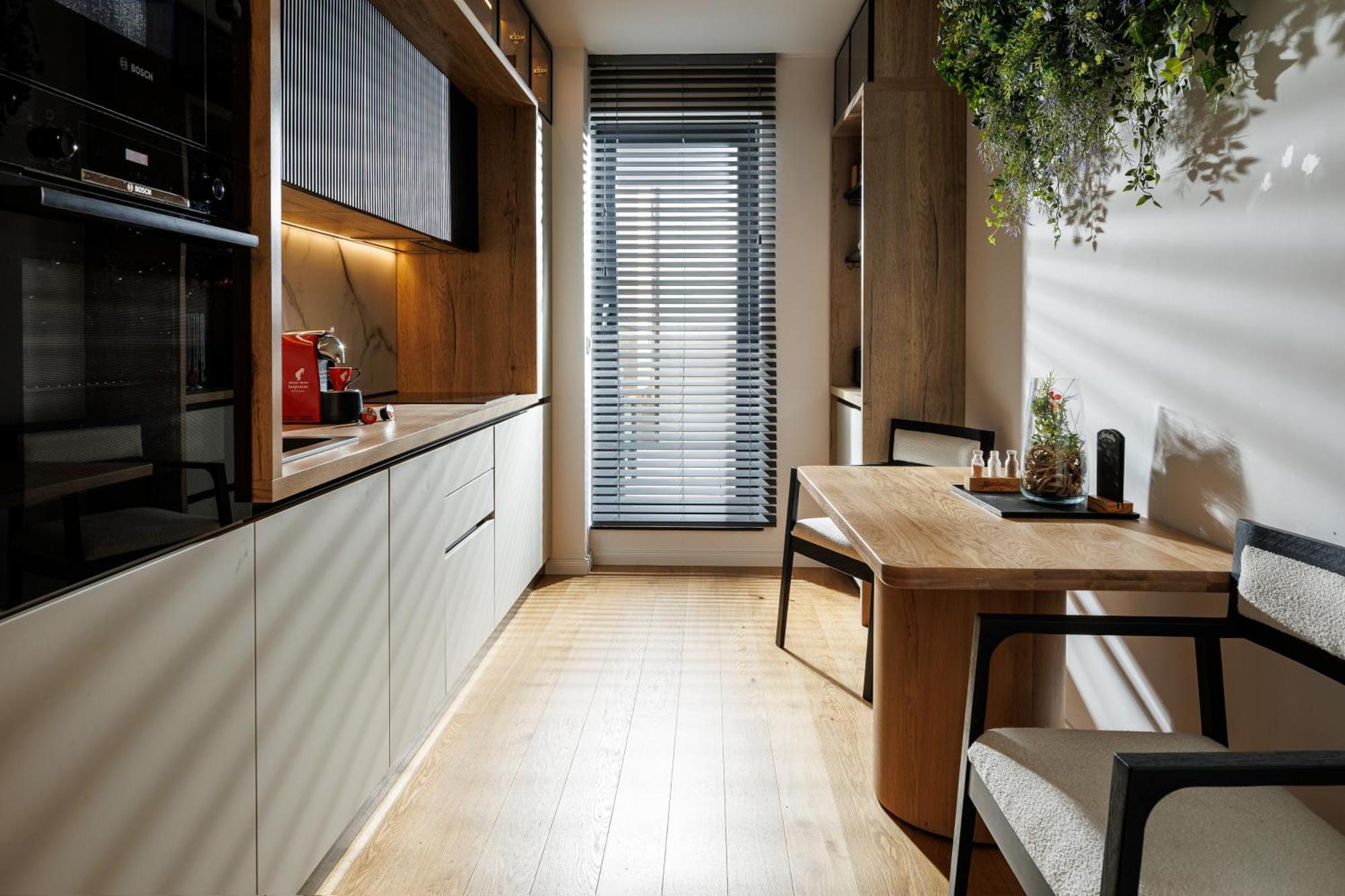Pure Living Apartment W. Private Parking ブラショフ エクステリア 写真