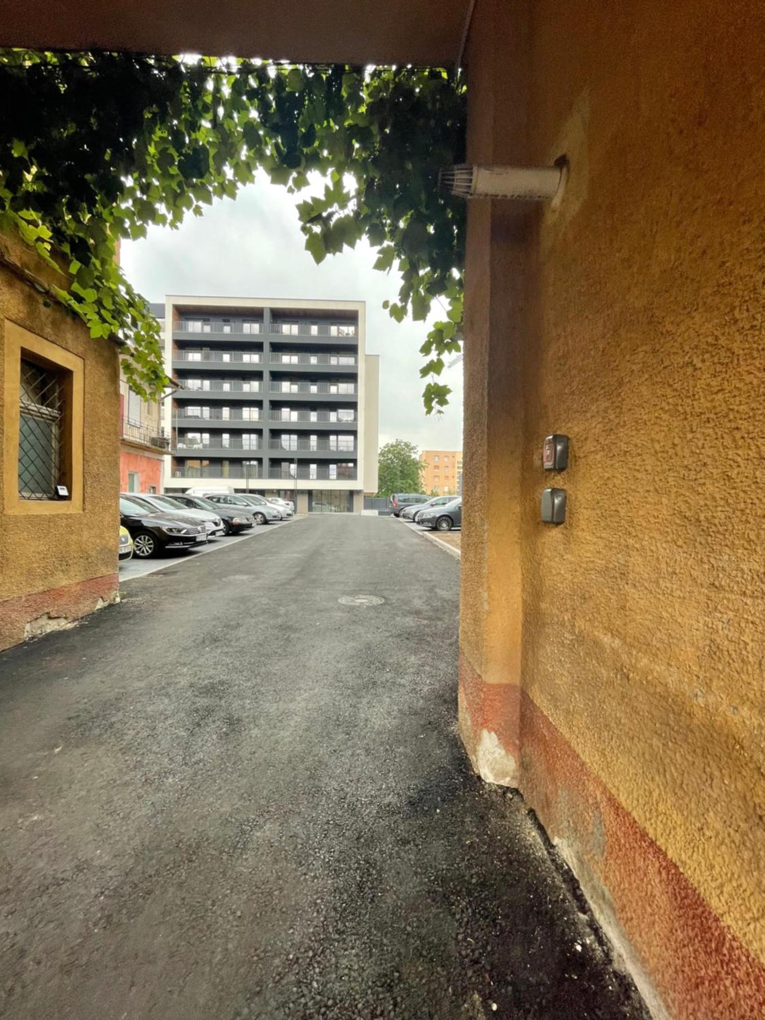 Pure Living Apartment W. Private Parking ブラショフ エクステリア 写真